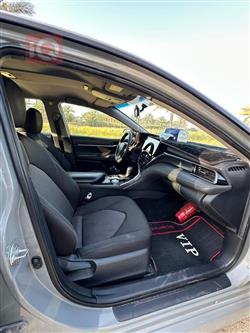 تۆیۆتا کامری